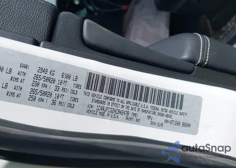 2017 Jeep Grand Cherokee Overland 4X4 z USA, uszkodzony, nr VIN 1C4RJFCG2HC942478